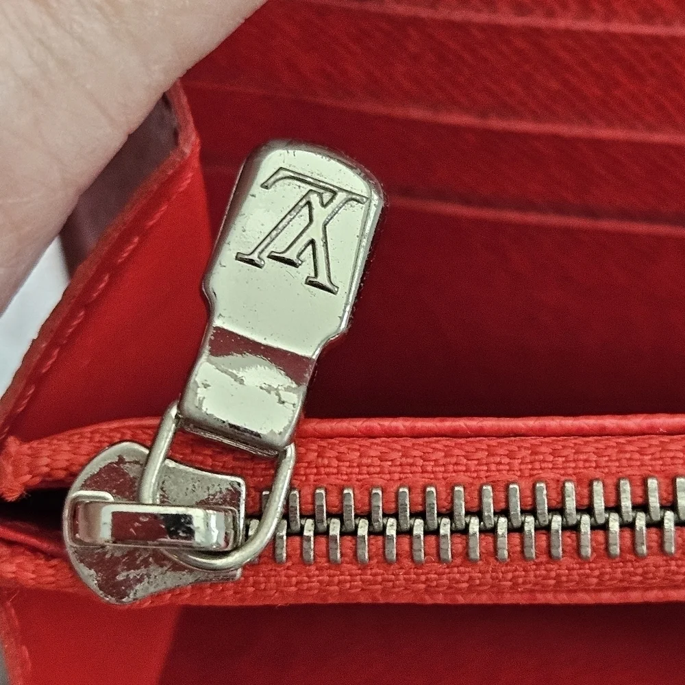 Authentic Louis Vuitton Red Sarah Epi Leather Women's Clutch